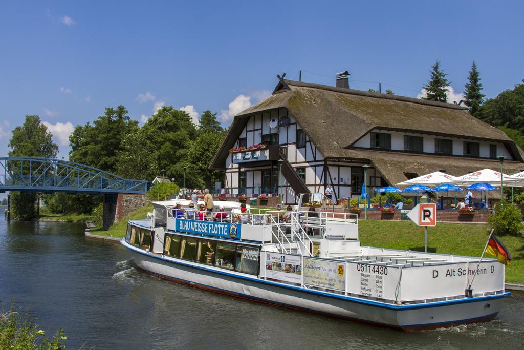 Hotel & Restaurant Lenzer Krug Malchow  Exterior foto
