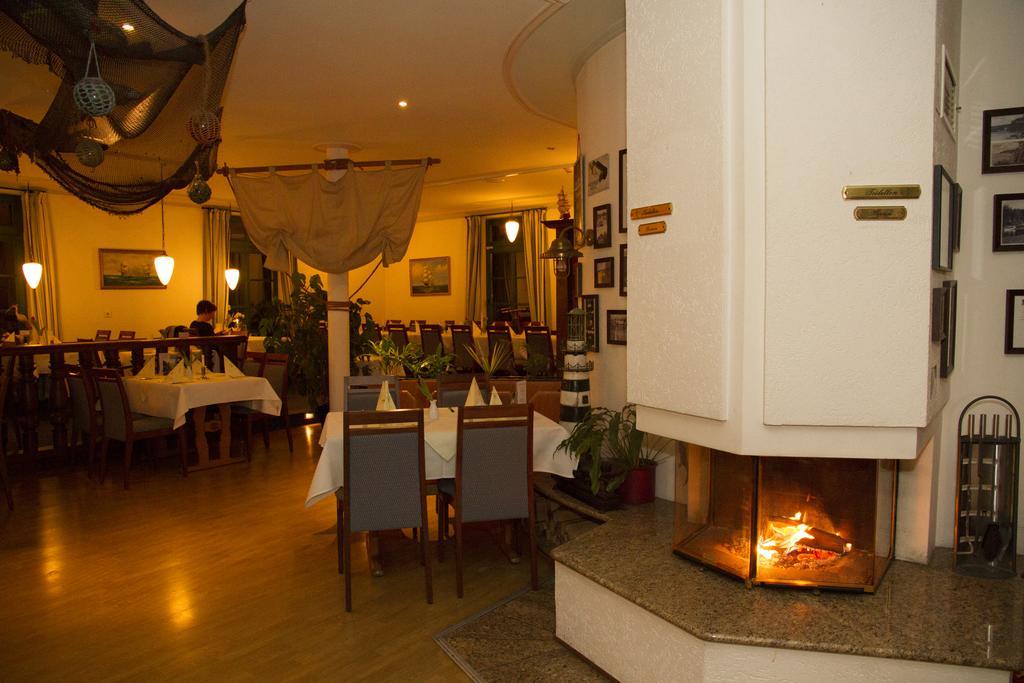Hotel & Restaurant Lenzer Krug Malchow  Exterior foto